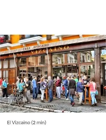 En El Casco Antiguo Junto Alameda H. Севилья